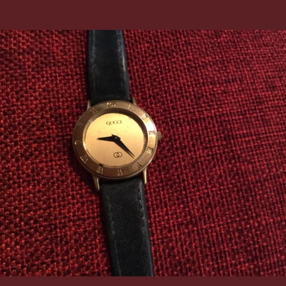 Ladies Gucci Watch - Picture 2 of 6